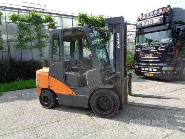 Doosan D35C-7 Wózki Diesla