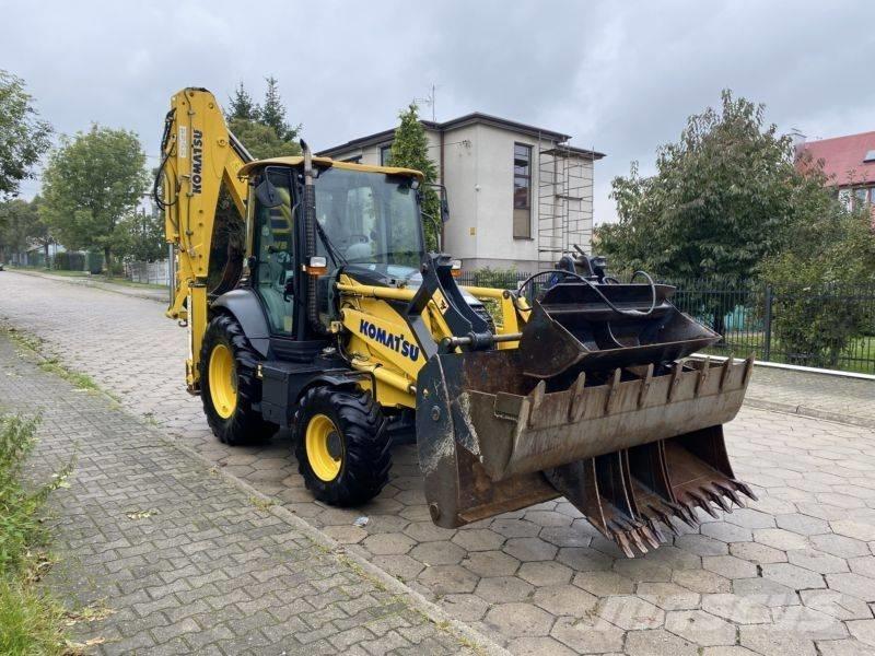 Komatsu WB 93 R-8 Koparko-ładowarki
