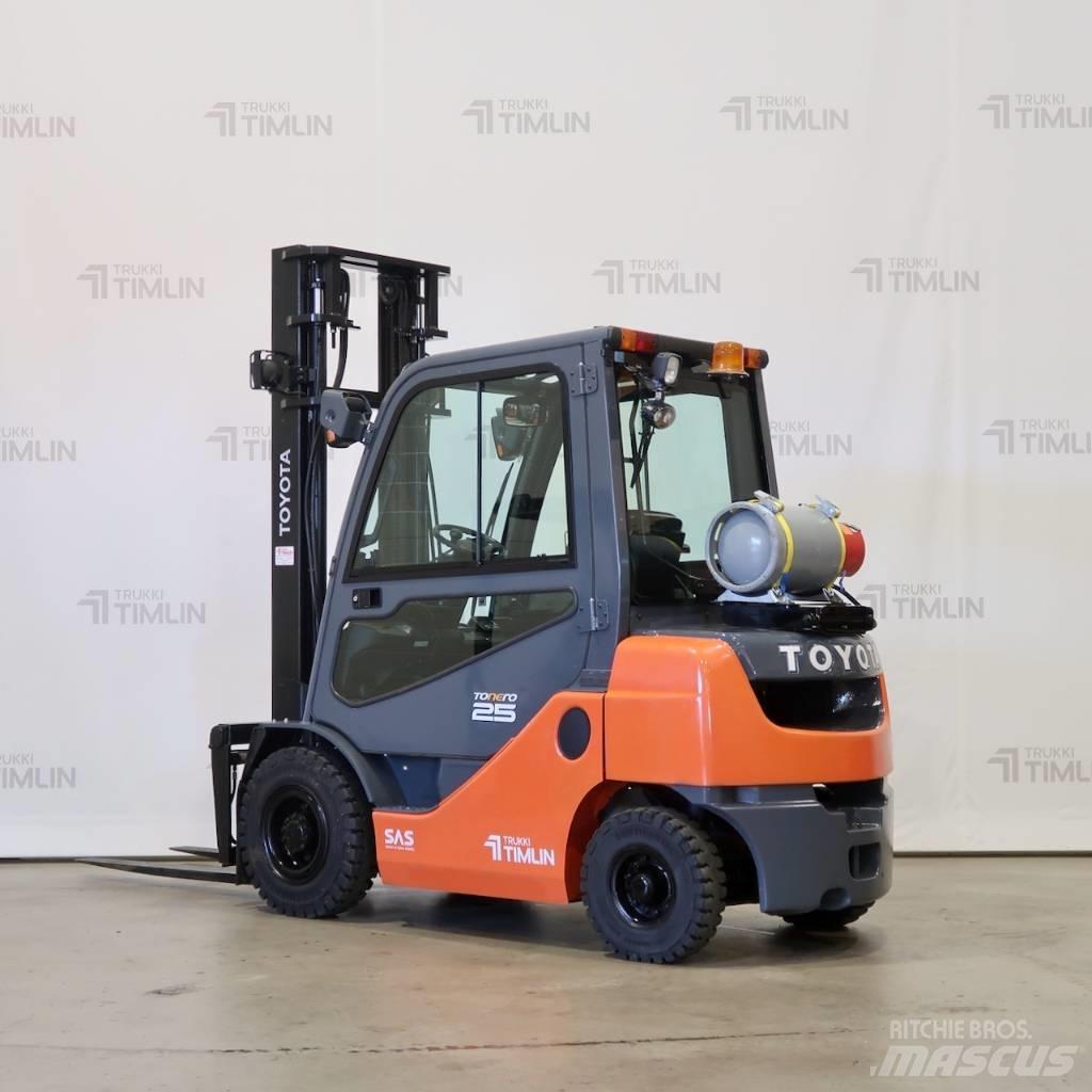 Toyota 02-8FGF25 Wózki LPG