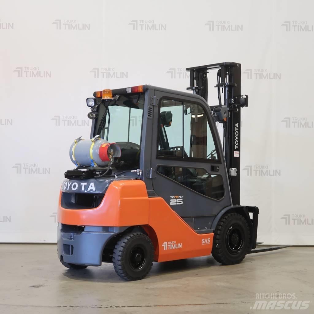 Toyota 02-8FGF25 Wózki LPG