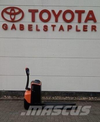 Toyota LWE 200 Wózki widłowe unoszące z dyszlem