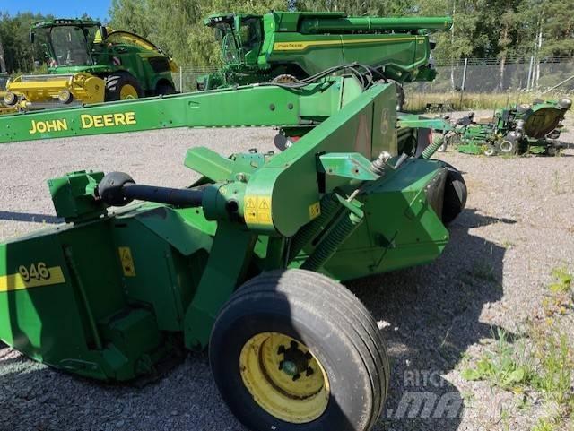 John Deere 946 Kosiarki ze wstępną obróbka paszy