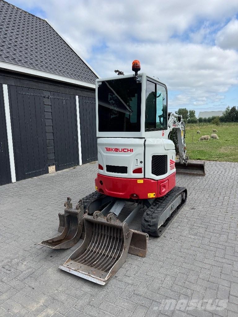 Takeuchi TB 325 R Minikoparki
