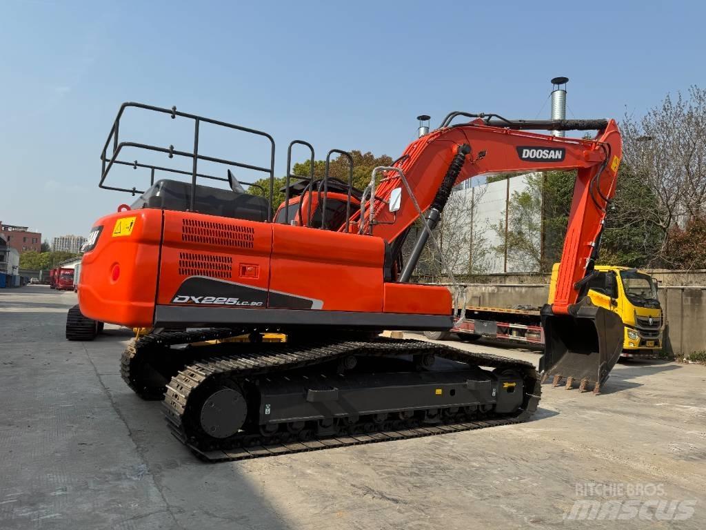 Doosan DX 225 LCA Koparki gąsienicowe