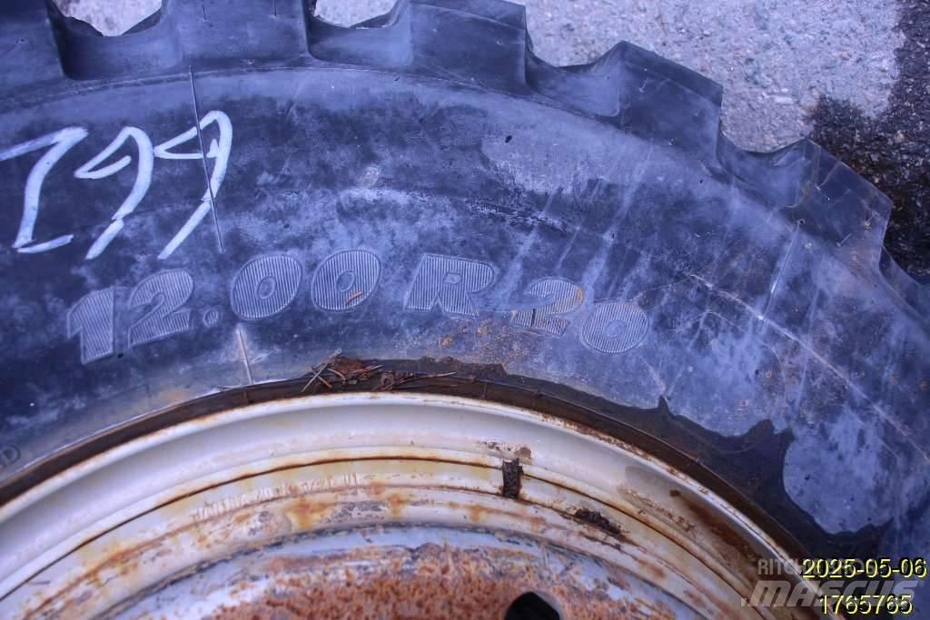 Michelin XMINED2 Opony, koła i felgi