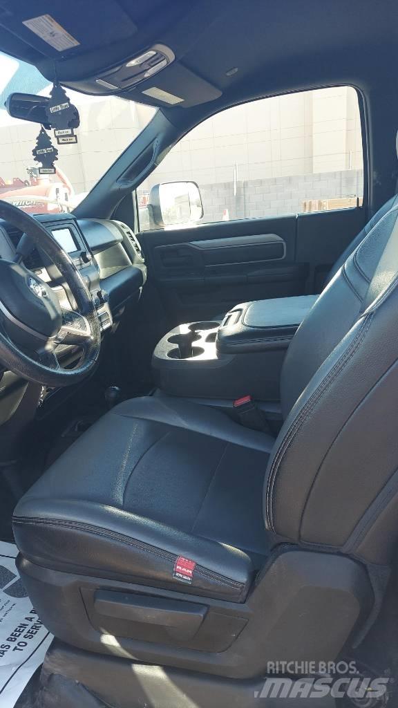 RAM 5500 Ciężarówki typu Platforma / Skrzynia