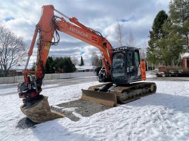 Hitachi ZX135US-6 Koparki gąsienicowe