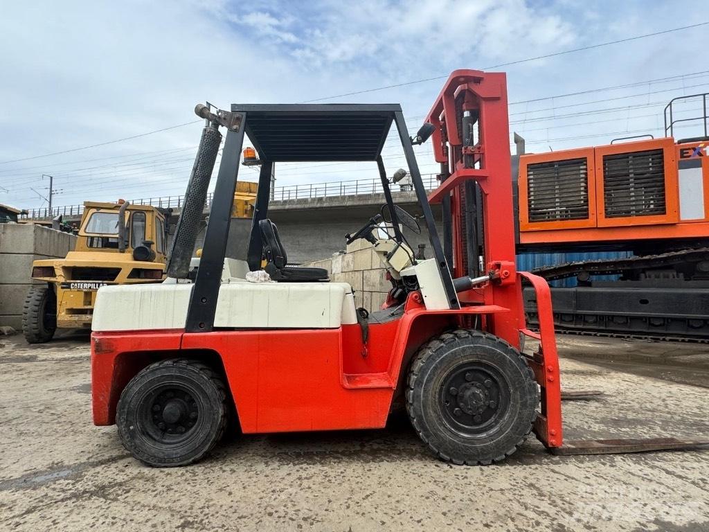 Nissan WF03A35U Wózki Diesla
