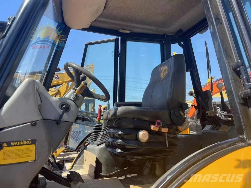 JCB 4CX Koparko-ładowarki