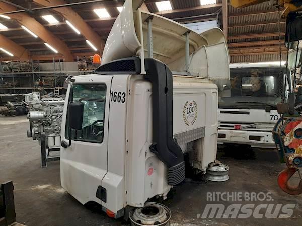DAF CF75 DAYCAB Kabiny i wnętrze