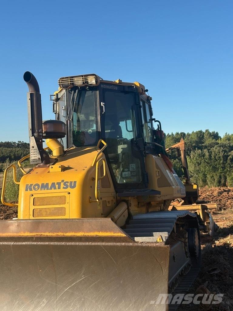 Komatsu D 61 EX-23 Spycharki gąsienicowe