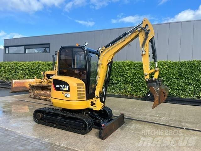 CAT 302.7 D CR Minikoparki