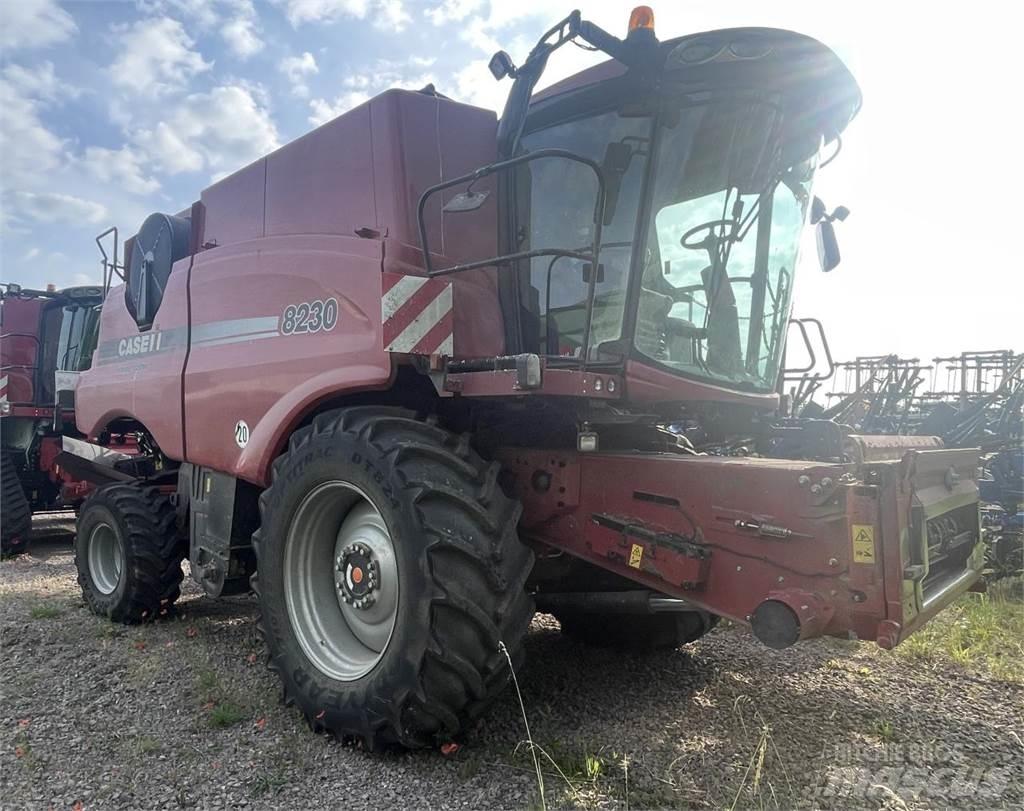 Case IH 8230 AF Kombajny zbożowe