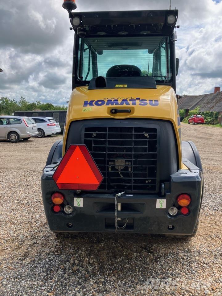 Komatsu WA80M-8EO Ładowarki wielofunkcyjne