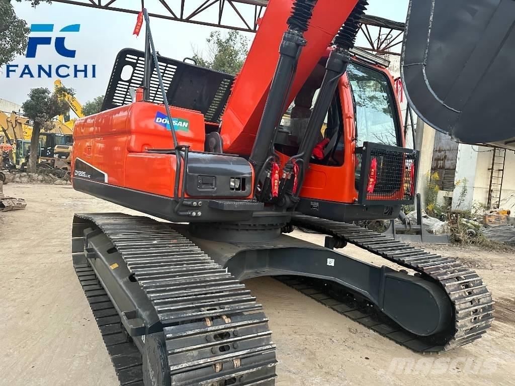 Doosan DX 225 LC Koparki gąsienicowe
