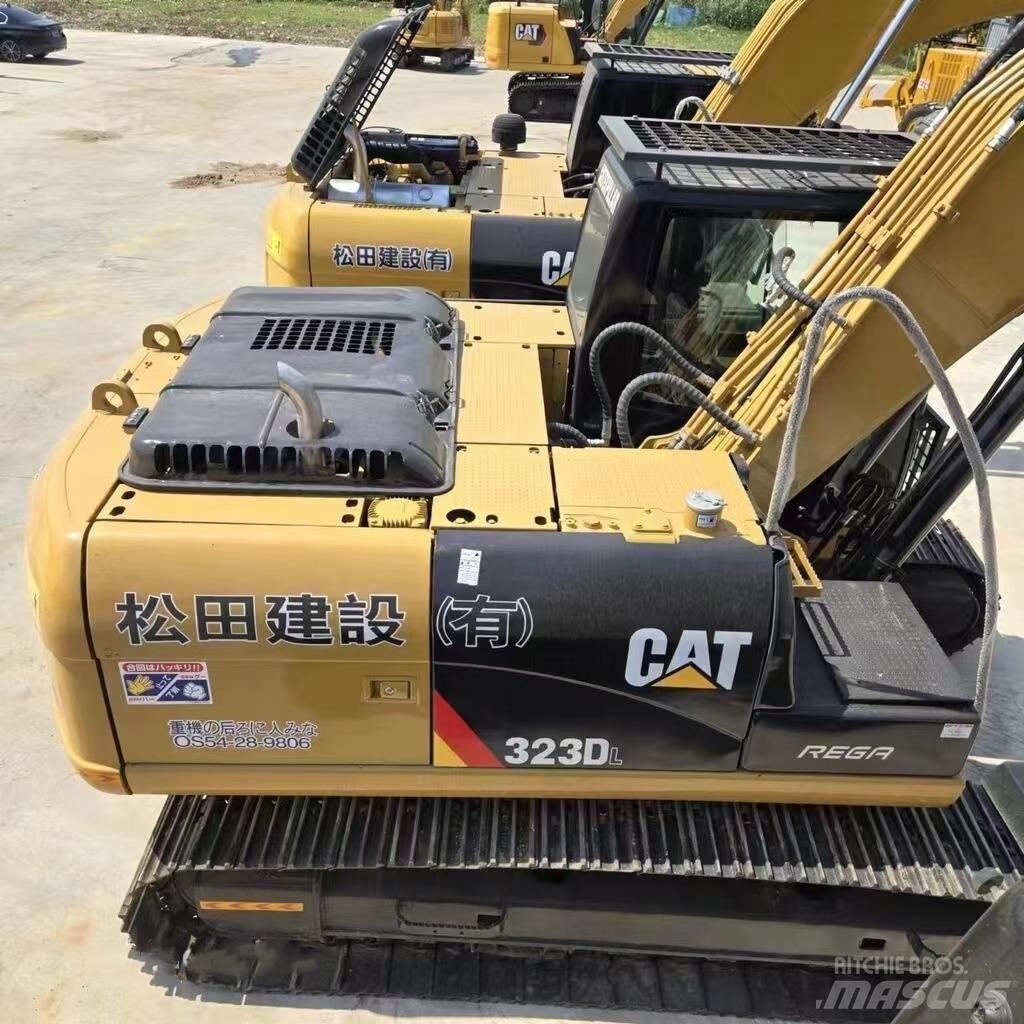 CAT 323 D Koparki gąsienicowe