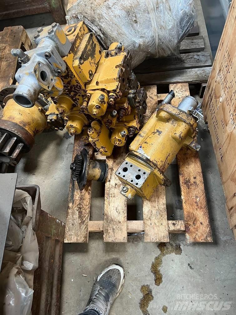 CAT 213 B LC valve Koparki gąsienicowe