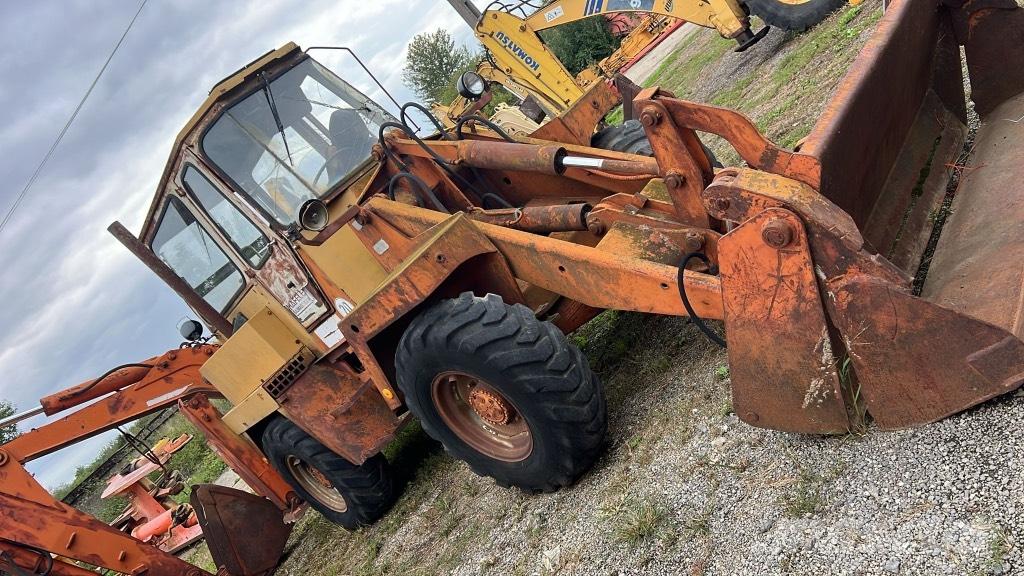 Schaeff SKB 800 Gąsienice, łańcuchy i podwozia