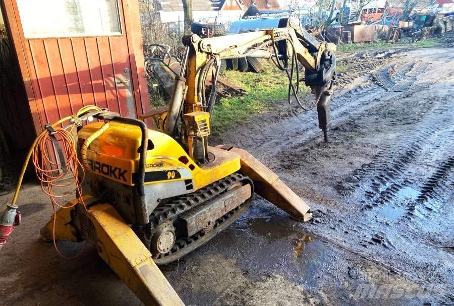 Brokk 90 Koparki wyburzeniowe