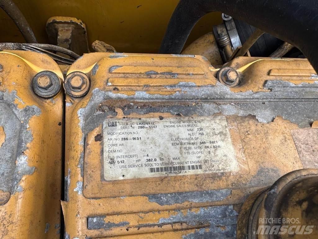 CAT 374DL Koparki gąsienicowe