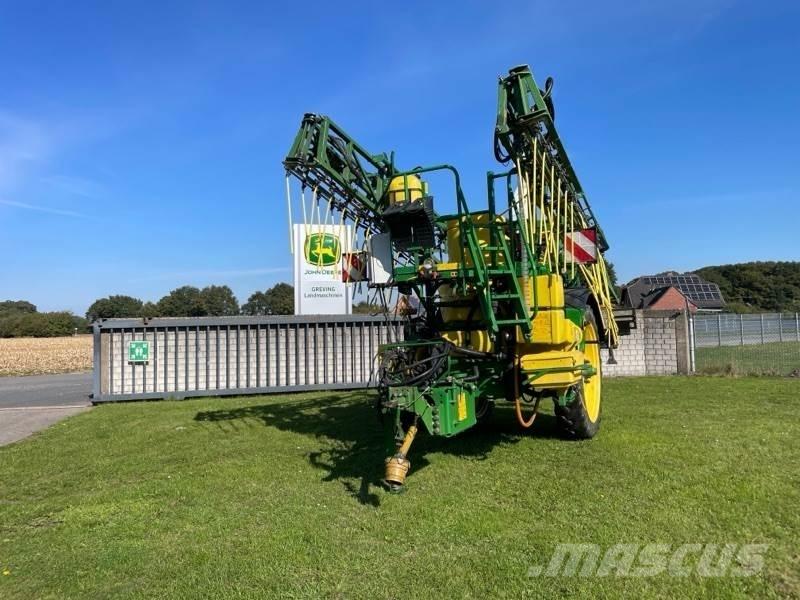 John Deere 824 Opryskiwacze zaczepiane