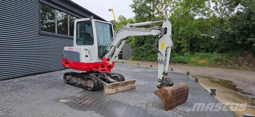 Takeuchi TB228 Minikoparki