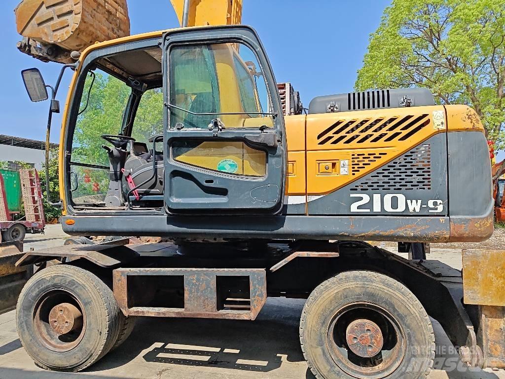 Hyundai R210W-9 Koparki kołowe