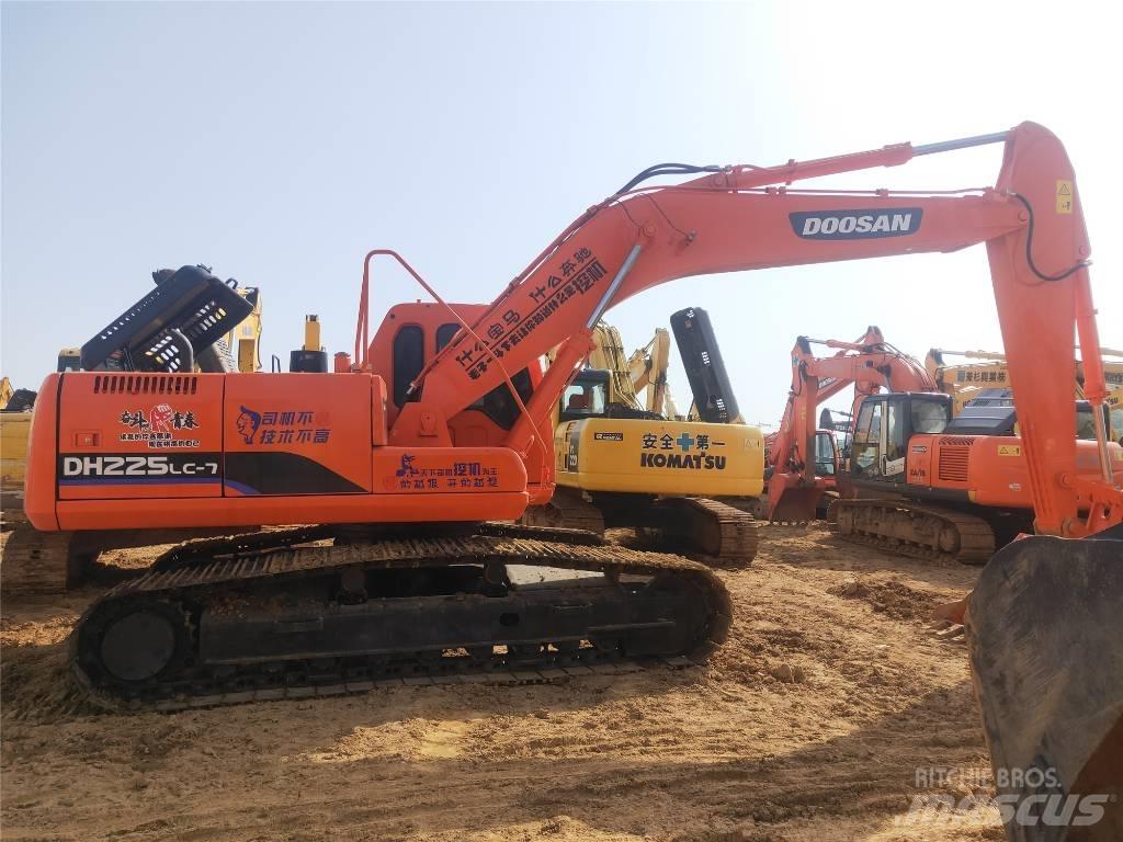Doosan DH225LC-7 Koparki gąsienicowe