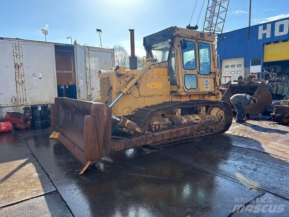 CAT D6D with winch Spycharki gąsienicowe
