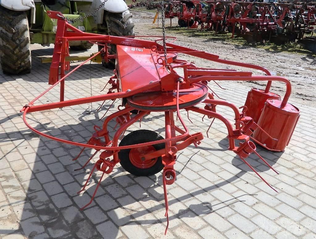JF 320 Zgrabiarki i przetrząsacze
