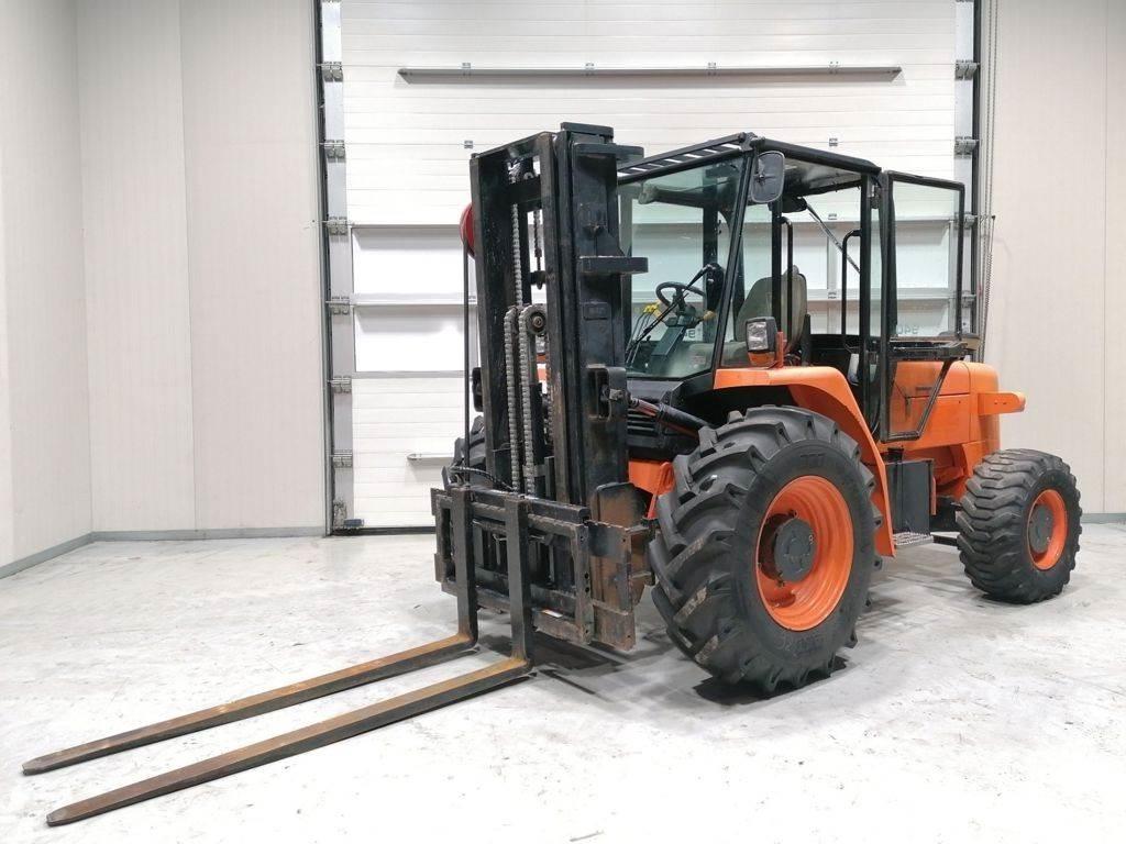 JCB 940 Wózki widłowe terenowe