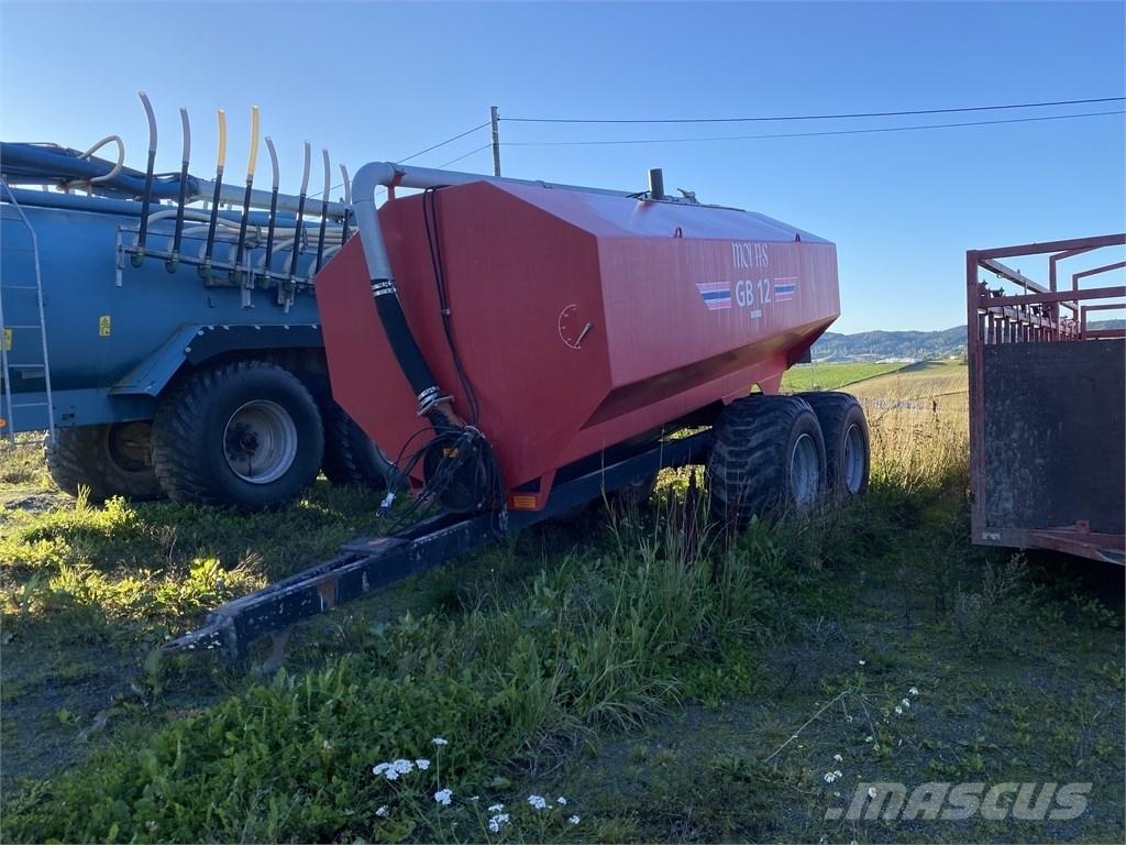 Moi GB 12 tankvogn Rozrzutnik obornika