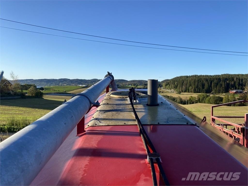 Moi GB 12 tankvogn Rozrzutnik obornika