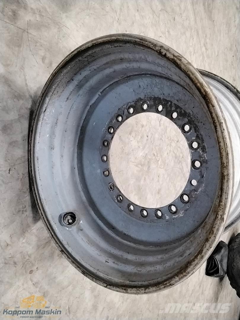 Valmet 941 20x34 Opony, koła i felgi