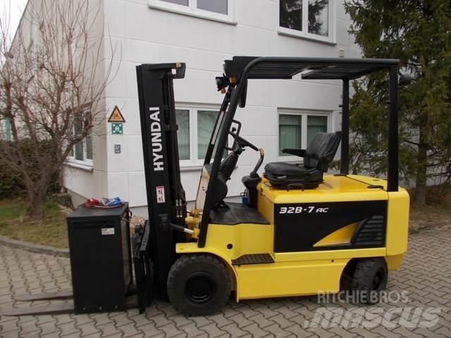 Hyundai 32 B-7 Wózki elektryczne