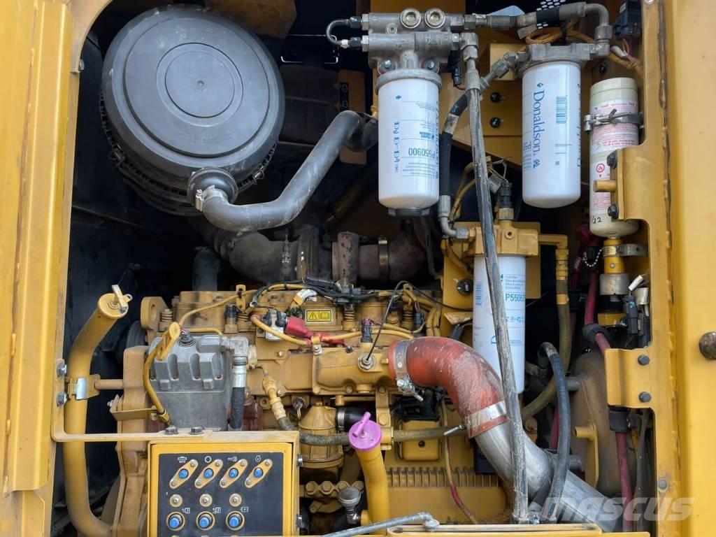 CAT 140M Równiarki