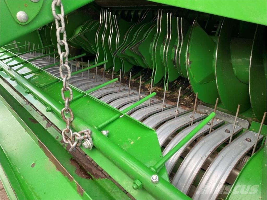 John Deere V 451 M Prasy zwijające