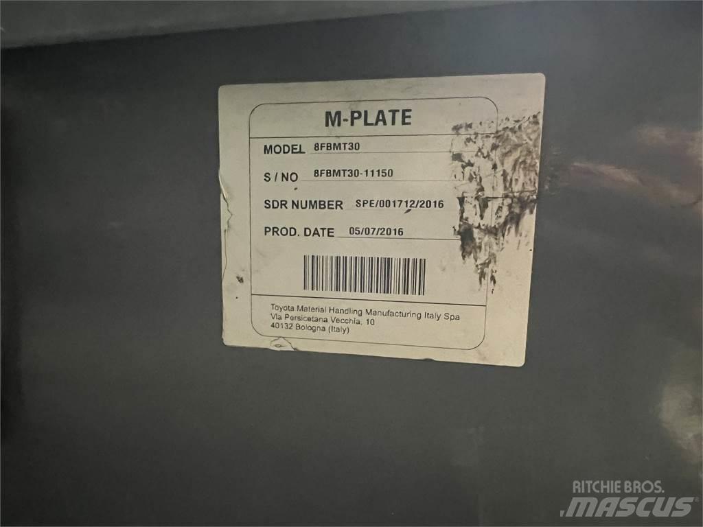 Toyota 8FBMT30 Wózki elektryczne