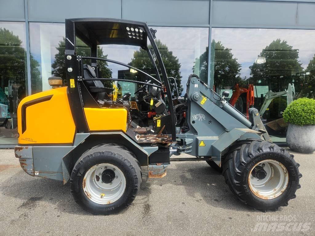 GiANT v5003 x-tra Miniładowarki