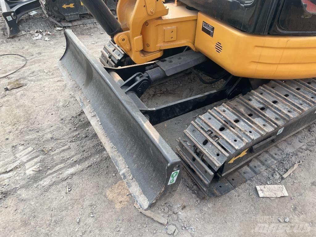 CAT 303.5ECR Minikoparki