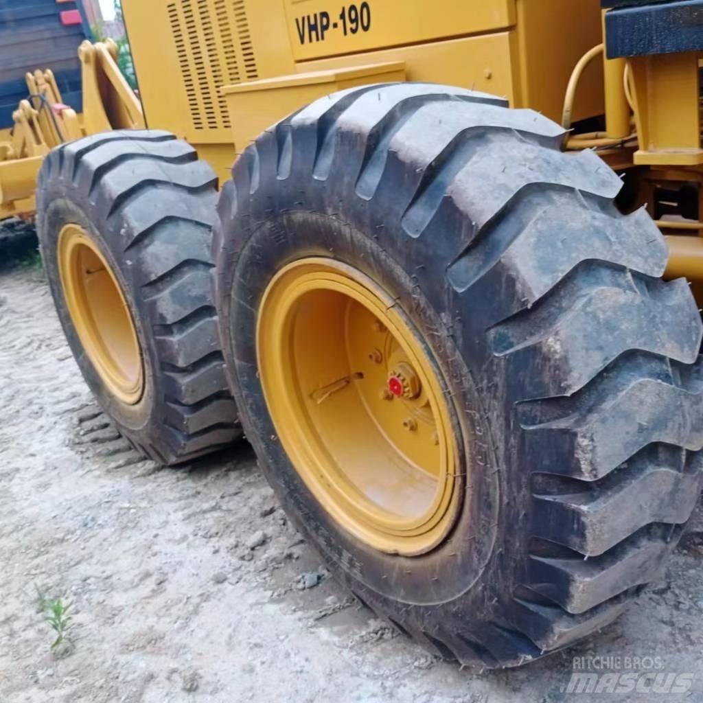 CAT 140 K Równiarki