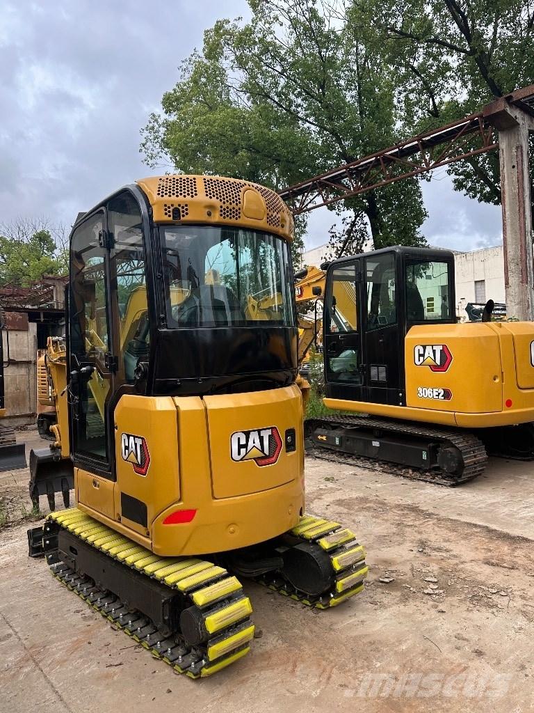 CAT 302 Minikoparki