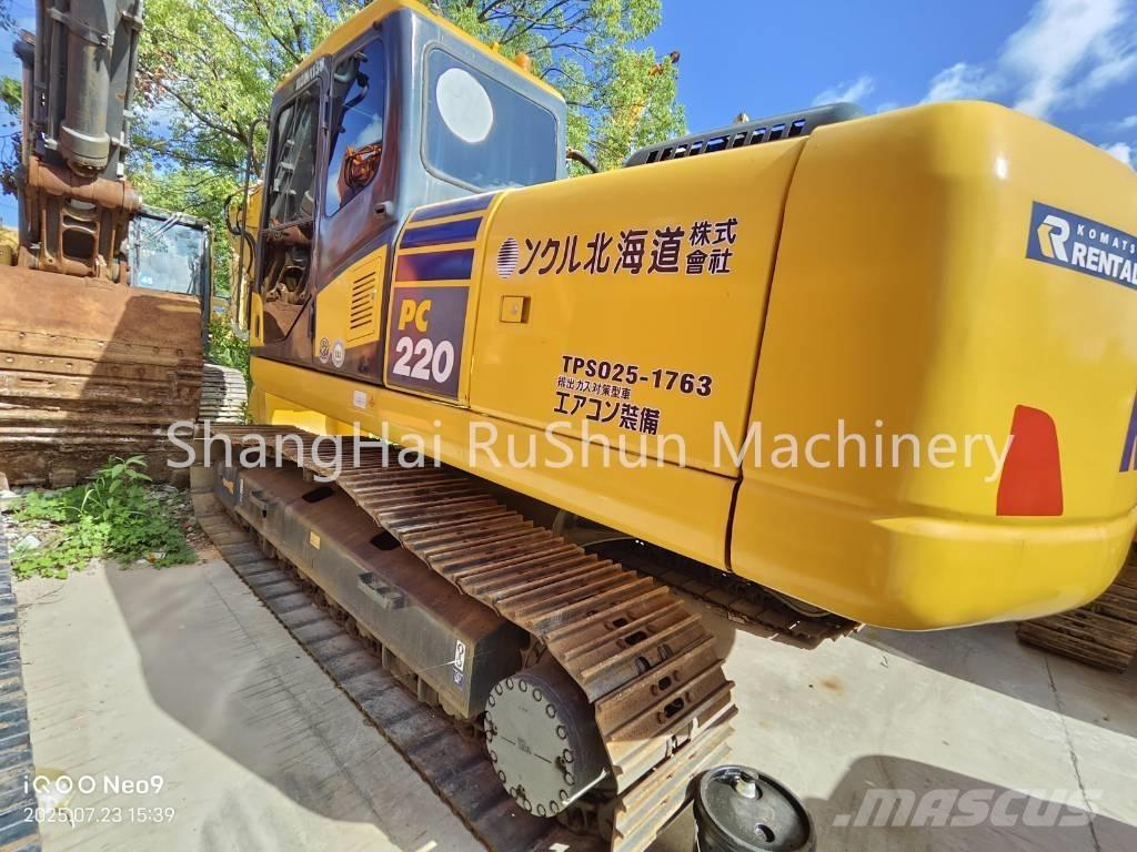 Komatsu 220-7 Koparki gąsienicowe
