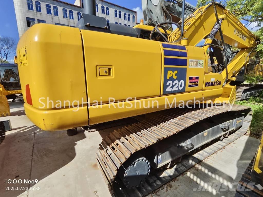 Komatsu 220-7 Koparki gąsienicowe