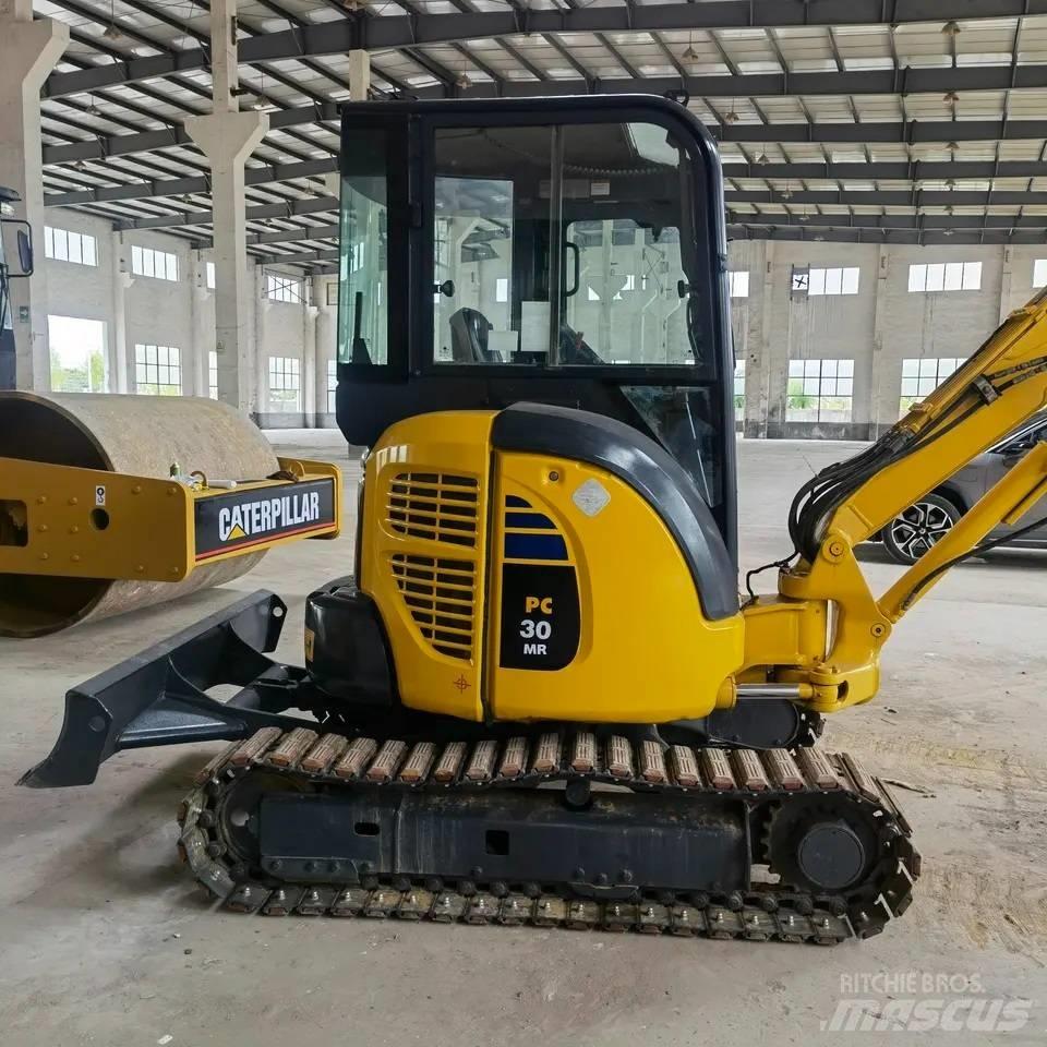 Komatsu PC30 Minikoparki