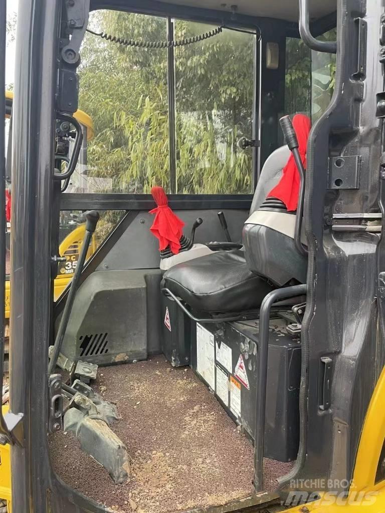 Komatsu PC30 Minikoparki