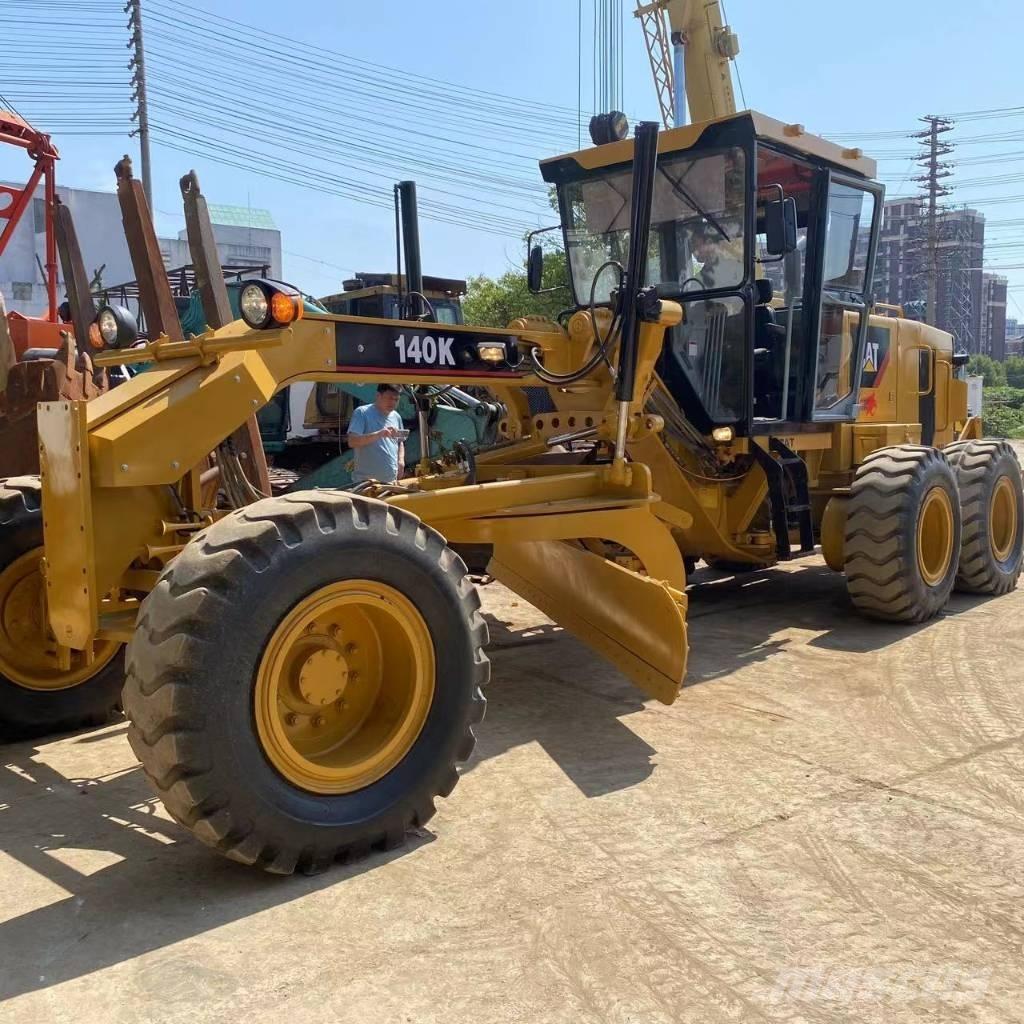 CAT 140 K Równiarki