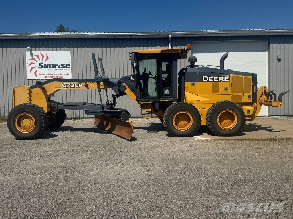 John Deere 672 GP Równiarki