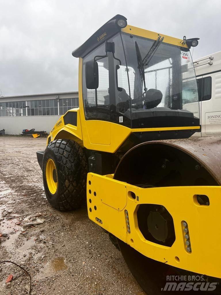 Bomag BW211 D5 Walce jednobębnowe