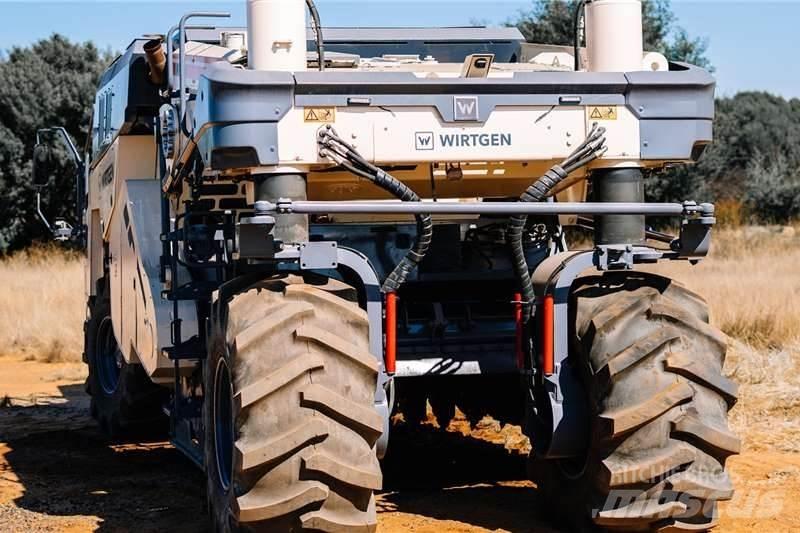 Wirtgen WR240 Inne